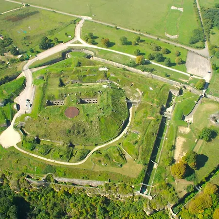 Du Pelissier Hotel *